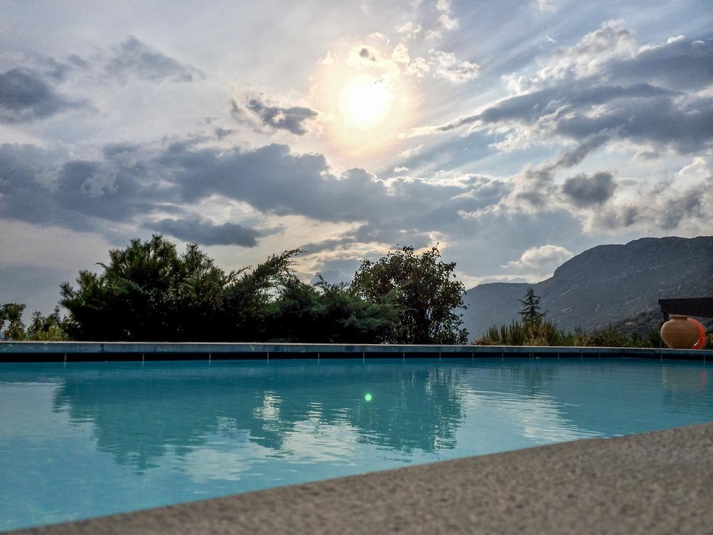 Elafivolia Arachova Suites Exterior photo